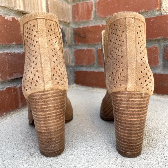 Lucky Brand Larise Perforated Suede Peep Toe Stacked Heel Ankle Boot in Sesame - Picture 5 of 11